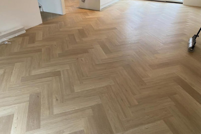 Therdex Chevron 6042 visgraatvloer in Dronten