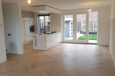 Therdex Chevron 6042 visgraatvloer in Dronten